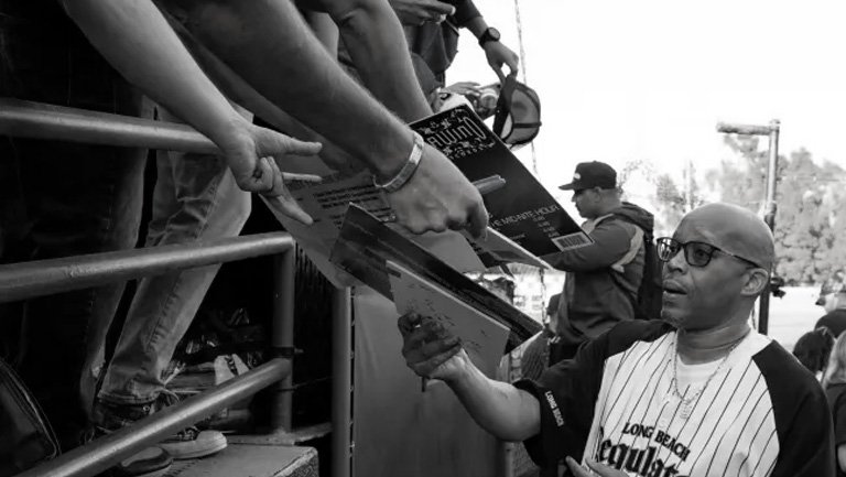 WarrenG autographs